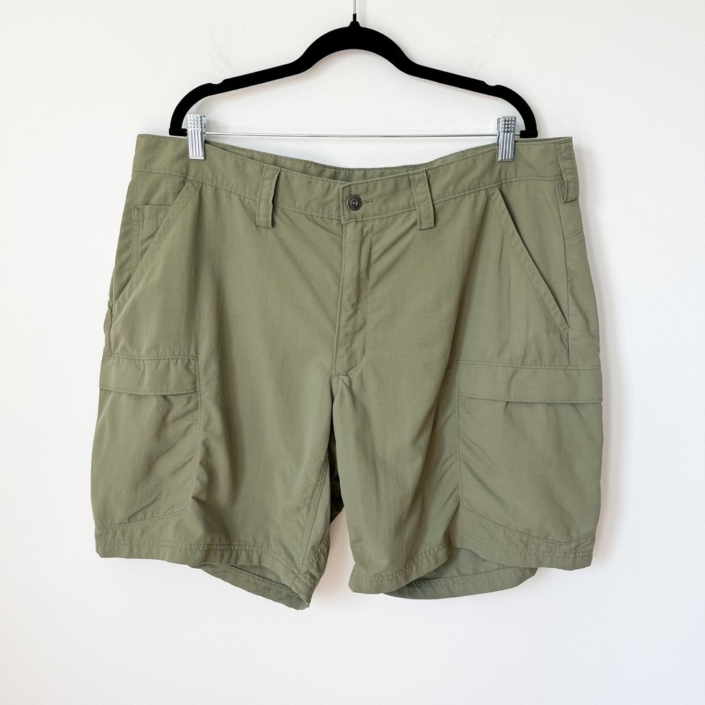 Duluth Trading Co Armachillo Cooling‎ 9" Ripstop Cargo Shorts Mens 40 Green